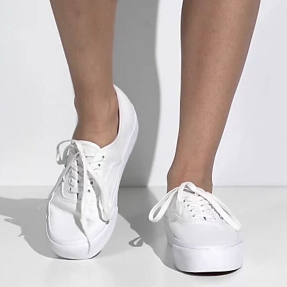 BRAND NEW VANS UNISEX AUTHENTIC CANVAS LACE-UP SNEAKERS CASUAL PLIMSOLLS SHOE - Picture 2 of 16